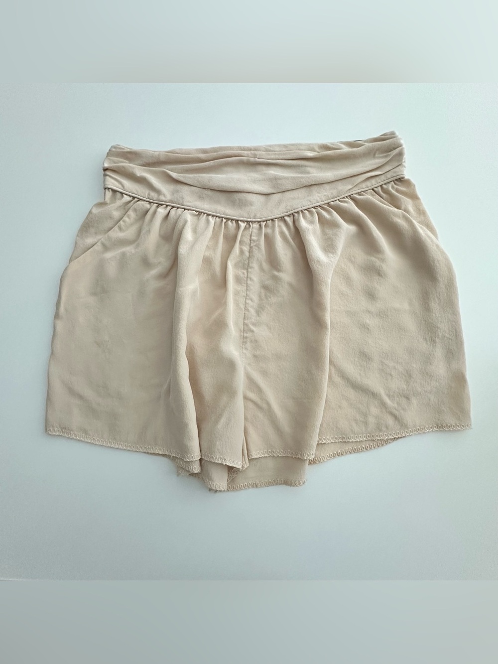 Aritzia Wilfred Silk Cream Relaxed Waist Flowy Shorts XS